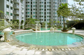 Simply Modern 1BR at Sky Terrace Apartment By Travelio